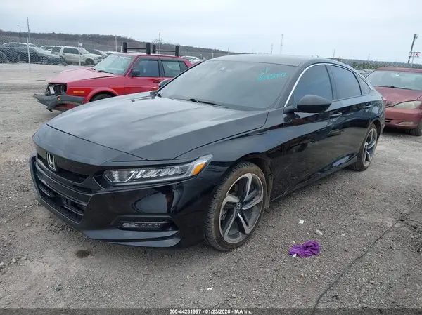 1HGCV1F3XJA048110 2018 HONDA ACCORD - Image 2