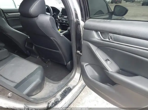 1HGCV1F3XJA048110 2018 HONDA ACCORD - Image 8