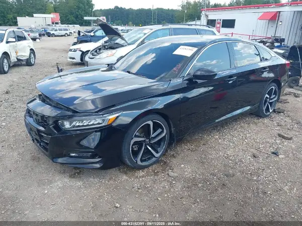 1HGCV1F3XJA048270 2018 HONDA ACCORD - Image 2