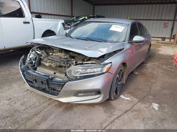 1HGCV1F3XJA056398 2018 HONDA ACCORD - Image 2