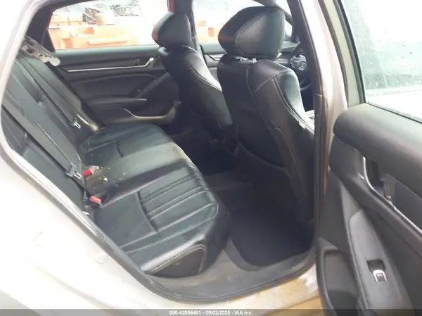 1HGCV1F3XJA056398 2018 HONDA ACCORD - Image 8