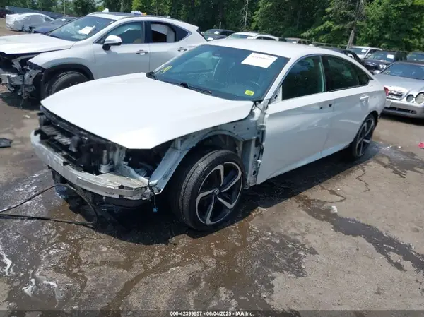 1HGCV1F3XJA058832 2018 HONDA ACCORD - Image 2