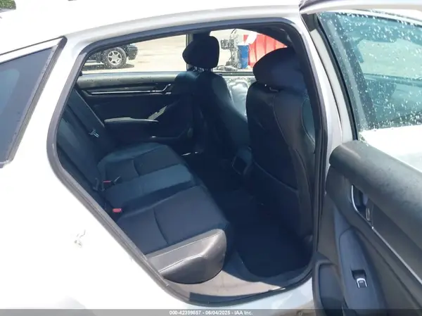 1HGCV1F3XJA058832 2018 HONDA ACCORD - Image 8