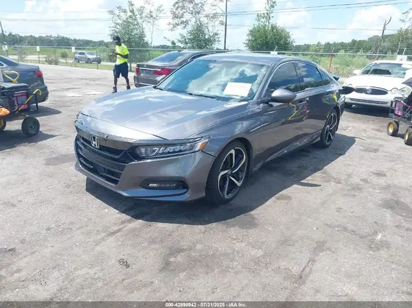 1HGCV1F3XJA063738 2018 HONDA ACCORD - Image 2