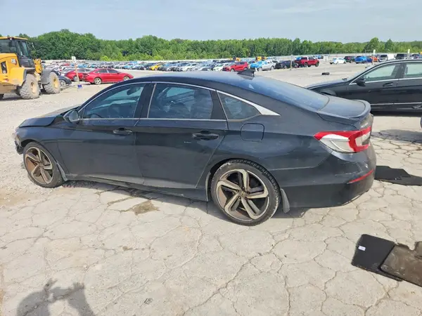 1HGCV1F3XJA068079 2018 HONDA ACCORD - Image 2