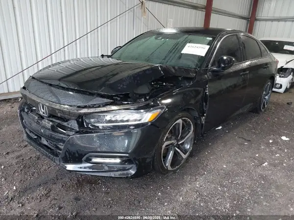 1HGCV1F3XJA068941 2018 HONDA ACCORD - Image 2
