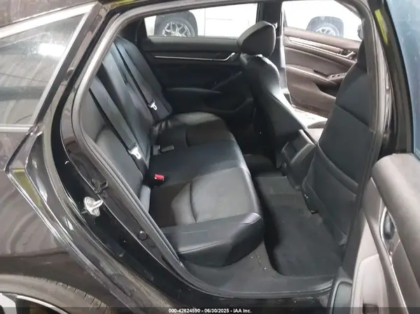 1HGCV1F3XJA068941 2018 HONDA ACCORD - Image 8