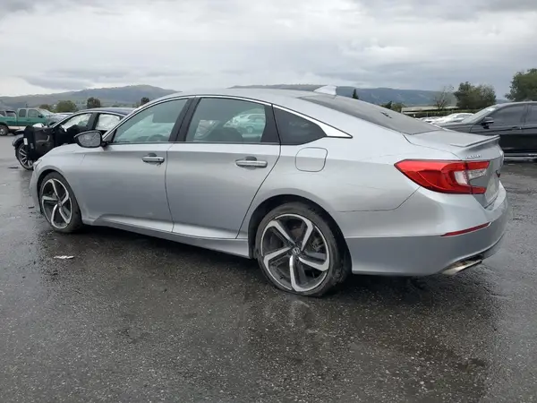 1HGCV1F3XJA071242 2018 HONDA ACCORD - Image 2