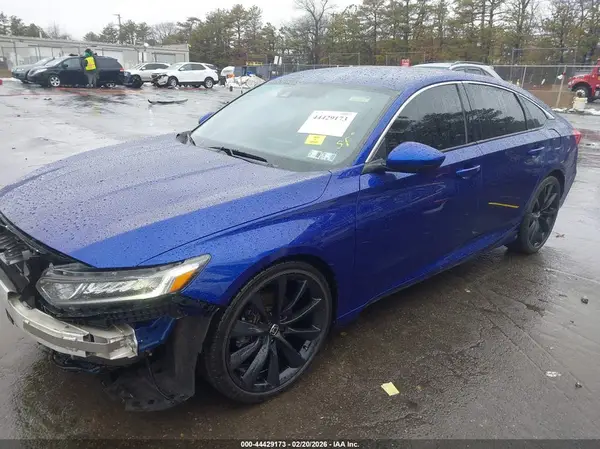 1HGCV1F3XJA074710 2018 HONDA ACCORD - Image 2