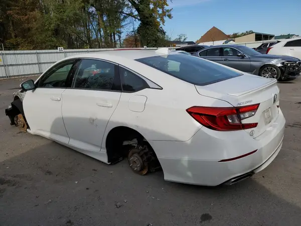 1HGCV1F3XJA080586 2018 HONDA ACCORD - Image 2
