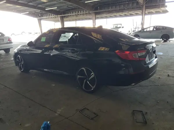 1HGCV1F3XJA087697 2018 HONDA ACCORD - Image 2