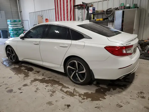 1HGCV1F3XJA095332 2018 HONDA ACCORD - Image 2