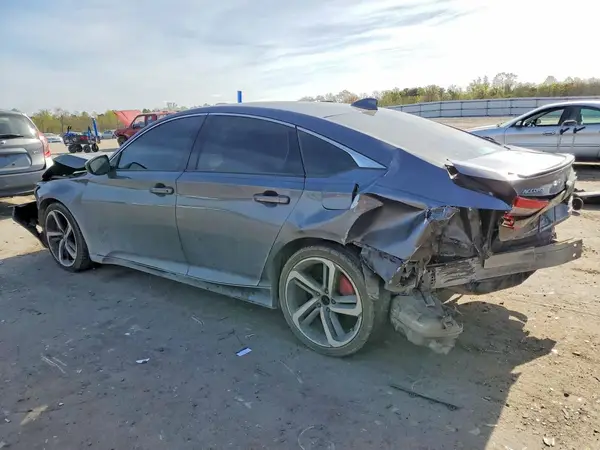 1HGCV1F3XJA097050 2018 HONDA ACCORD - Image 2