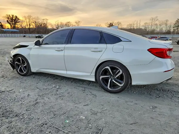 1HGCV1F3XJA097257 2018 HONDA ACCORD - Image 2