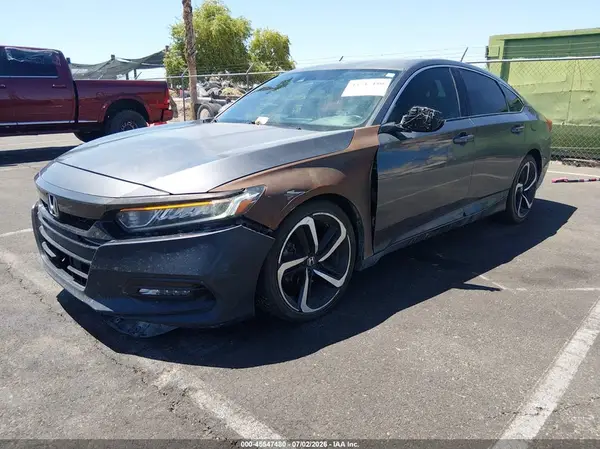 1HGCV1F3XJA097906 2018 HONDA ACCORD - Image 2