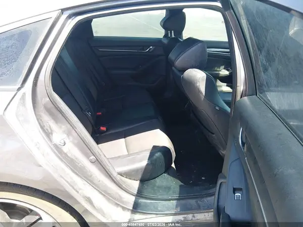 1HGCV1F3XJA097906 2018 HONDA ACCORD - Image 8