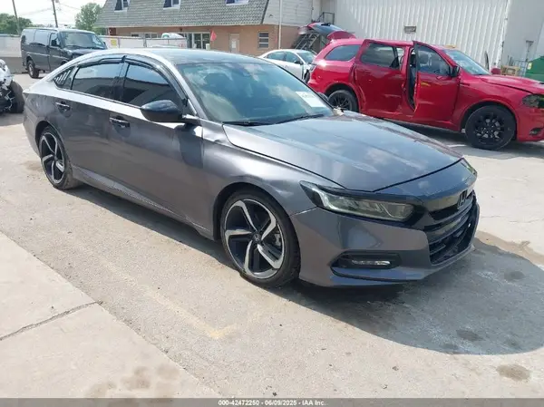 1HGCV1F3XJA097940 2018 HONDA ACCORD - Image 1