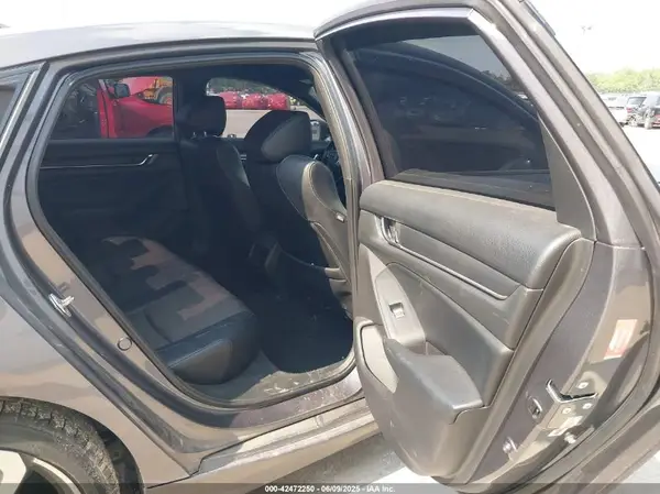 1HGCV1F3XJA097940 2018 HONDA ACCORD - Image 8