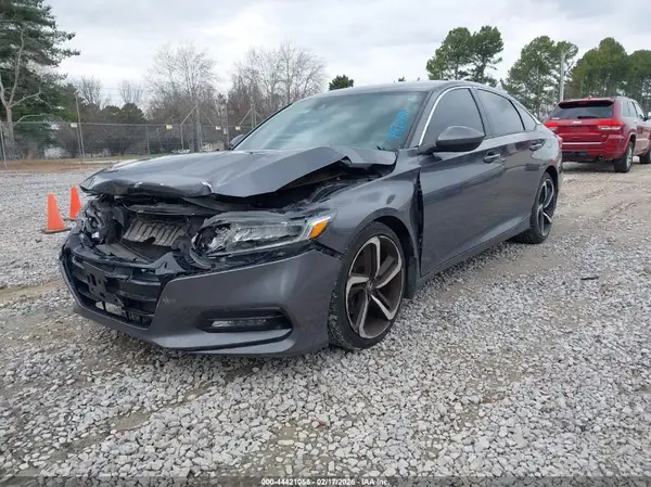 1HGCV1F3XJA098005 2018 HONDA ACCORD - Image 2