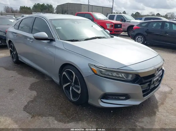 1HGCV1F3XJA109083 2018 HONDA ACCORD - Image 1