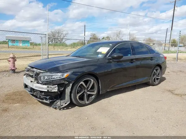 1HGCV1F3XJA120732 2018 HONDA ACCORD - Image 2