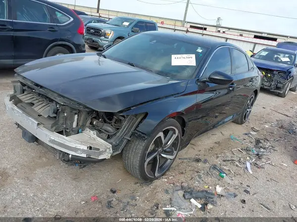 1HGCV1F3XJA126188 2018 HONDA ACCORD - Image 2