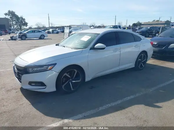 1HGCV1F3XJA128720 2018 HONDA ACCORD - Image 2