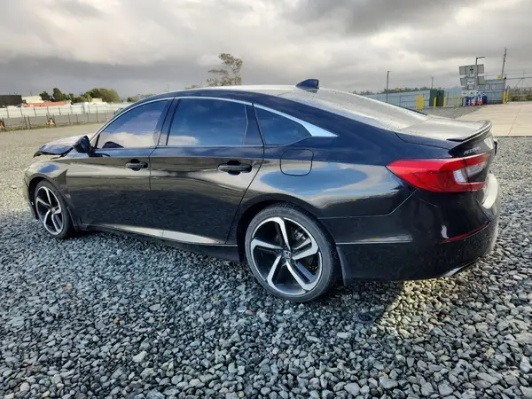 1HGCV1F3XJA130466 2018 HONDA ACCORD - Image 2