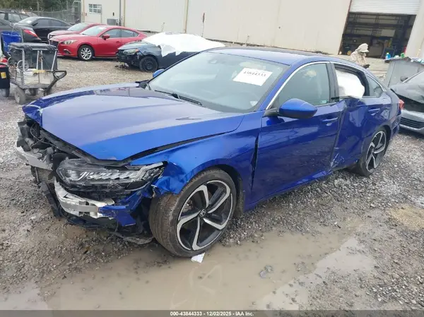 1HGCV1F3XJA132198 2018 HONDA ACCORD - Image 2
