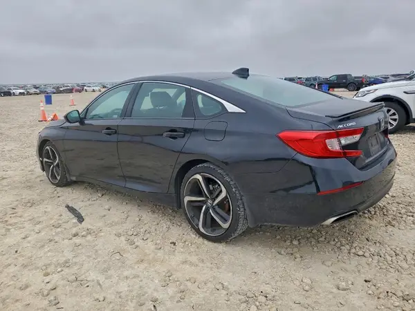 1HGCV1F3XJA133318 2018 HONDA ACCORD - Image 2