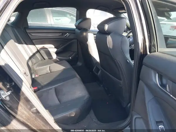 1HGCV1F3XJA142553 2018 HONDA ACCORD - Image 8