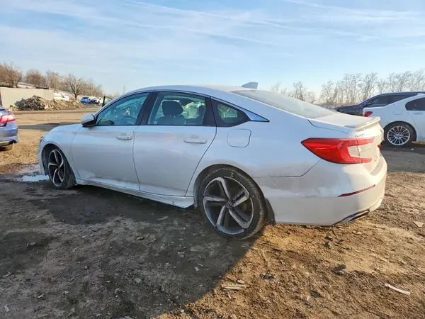 1HGCV1F3XJA147879 2018 HONDA ACCORD - Image 2