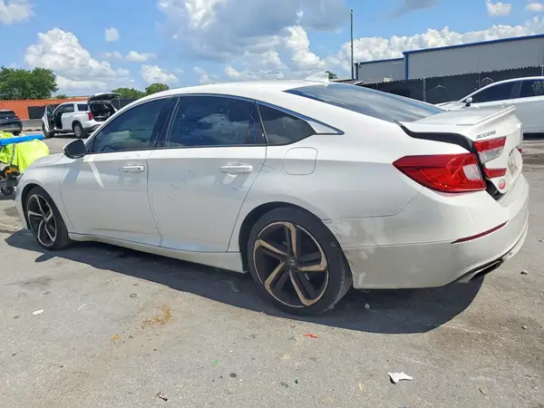 1HGCV1F3XJA157070 2018 HONDA ACCORD - Image 2