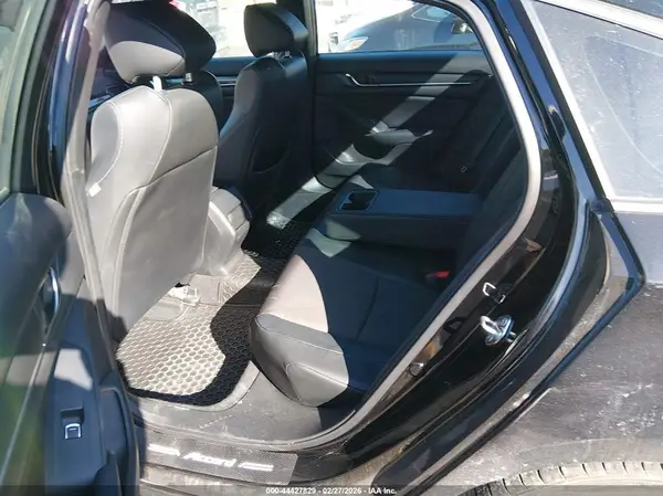 1HGCV1F3XJA157747 2018 HONDA ACCORD - Image 8