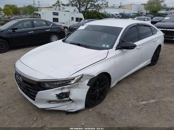 1HGCV1F3XJA167954 2018 HONDA ACCORD - Image 2