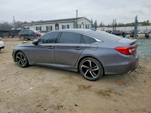 1HGCV1F3XJA168215 2018 HONDA ACCORD - Image 2