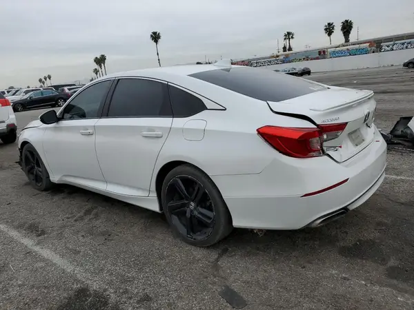 1HGCV1F3XJA169168 2018 HONDA ACCORD - Image 2
