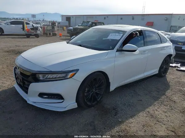 1HGCV1F3XJA172734 2018 HONDA ACCORD - Image 2