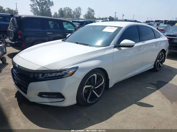 1HGCV1F3XJA174564 2018 HONDA ACCORD - Image 2
