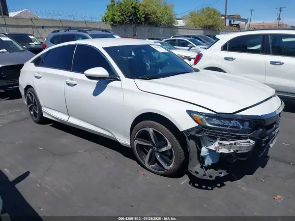 1HGCV1F3XJA178677 2018 HONDA ACCORD - Image 1