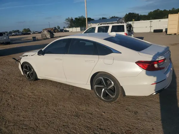 1HGCV1F3XJA180994 2018 HONDA ACCORD - Image 2