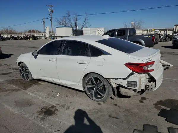 1HGCV1F3XJA183605 2018 HONDA ACCORD - Image 2