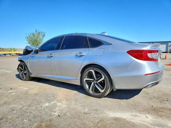 1HGCV1F3XJA188772 2018 HONDA ACCORD - Image 2