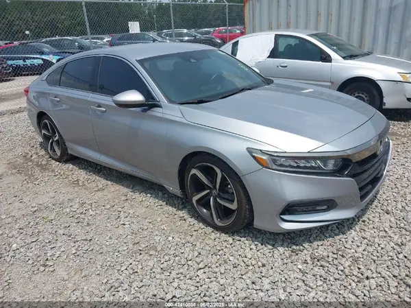 1HGCV1F3XJA192420 2018 HONDA ACCORD - Image 1