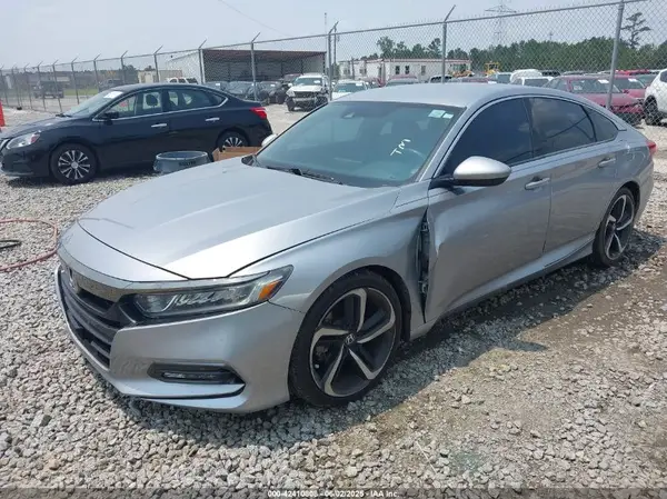 1HGCV1F3XJA192420 2018 HONDA ACCORD - Image 2