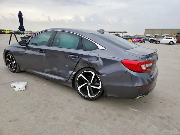 1HGCV1F3XJA195219 2018 HONDA ACCORD - Image 2