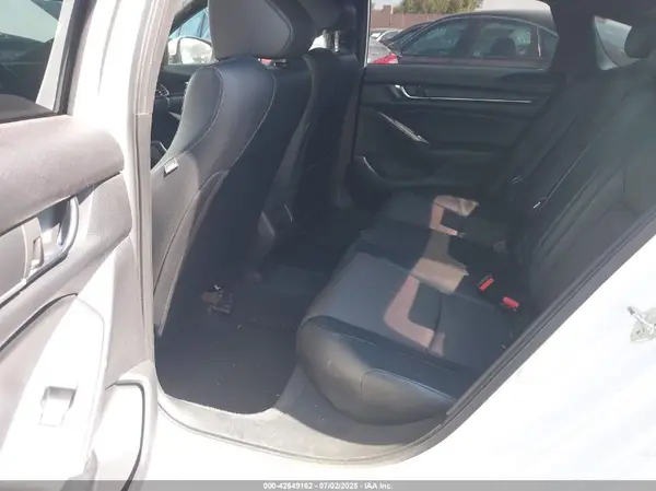 1HGCV1F3XJA201858 2018 HONDA ACCORD - Image 8