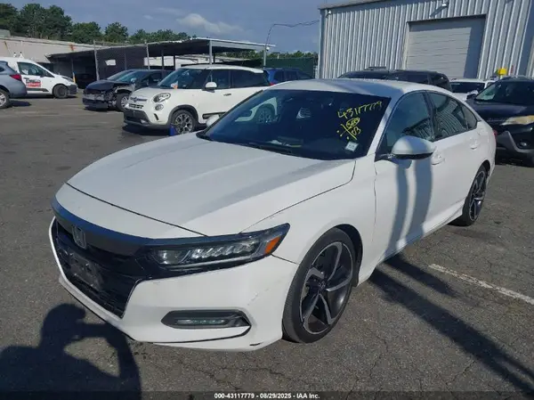1HGCV1F3XJA207823 2018 HONDA ACCORD - Image 2