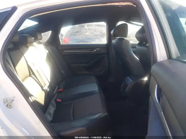 1HGCV1F3XJA207935 2018 HONDA ACCORD - Image 8