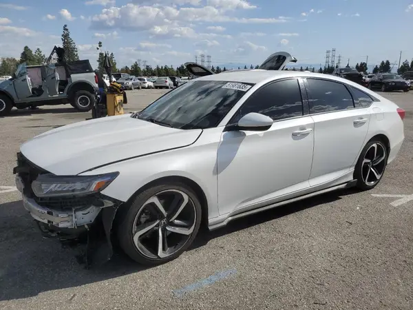 1HGCV1F3XJA211855 2018 HONDA ACCORD - Image 1